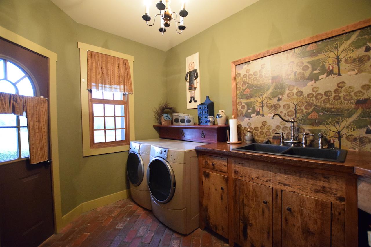 929 East State Line Road Orangeville, IL 61060 - Photo 25 of 25 a view of kitchen with window and washer