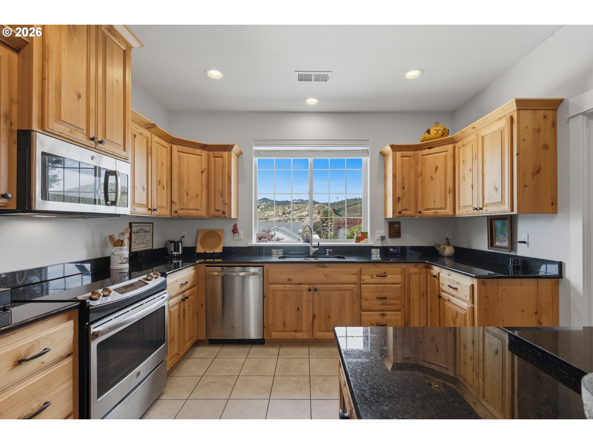 200 Rainbow Ridge Avenue Roseburg, OR 97471 - Photo 16 of 48
