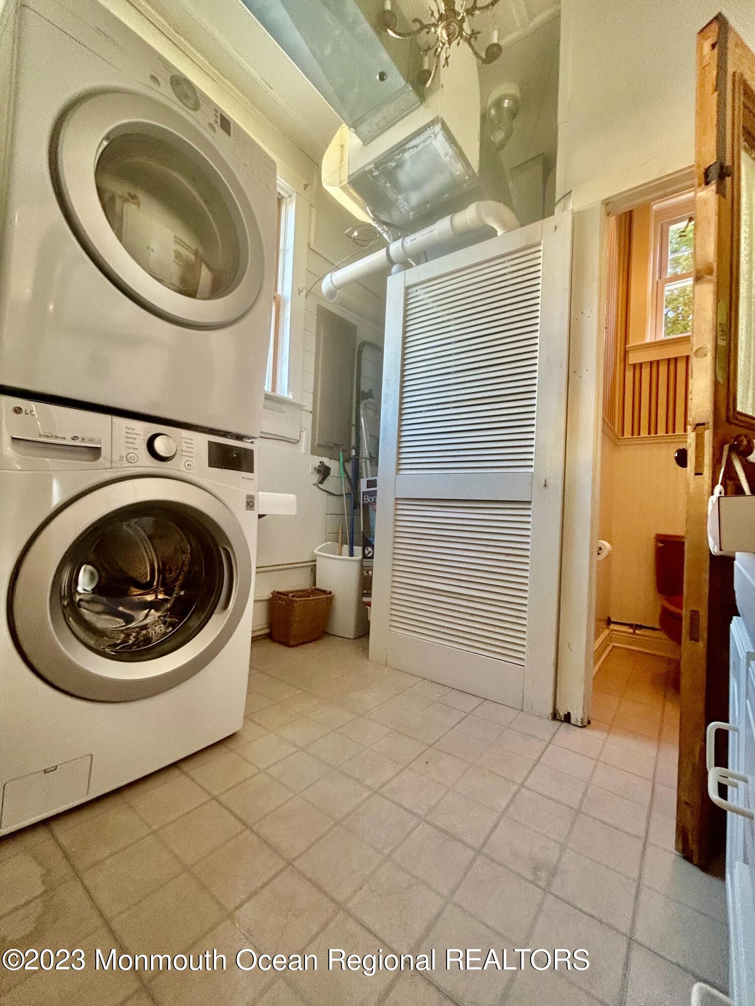 208 Passaic Avenue Spring Lake, NJ 07762 - Photo 19 of 19 a utility room with dryer and washer