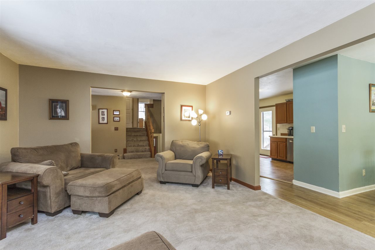 13 Capitol Circle Rochester, NH 03867 - Photo 4 of 40