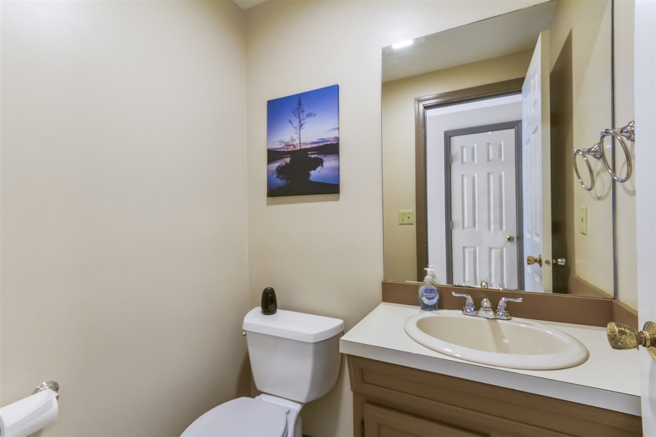 13 Capitol Circle Rochester, NH 03867 - Photo 32 of 40