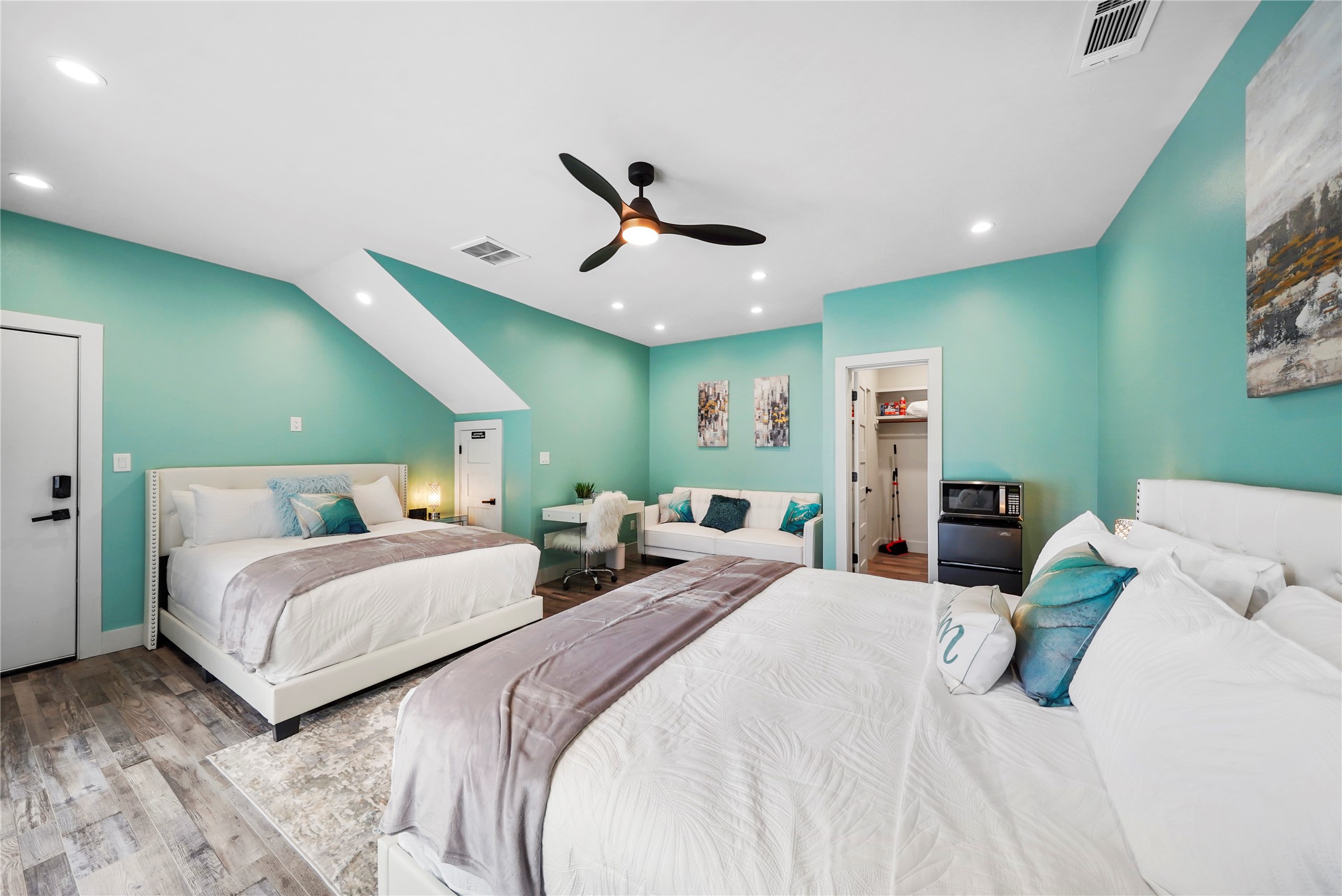 4703 Ward Street Houston, TX 77021 - Photo 18 of 27 Let your imagination flow. So many options for this area.