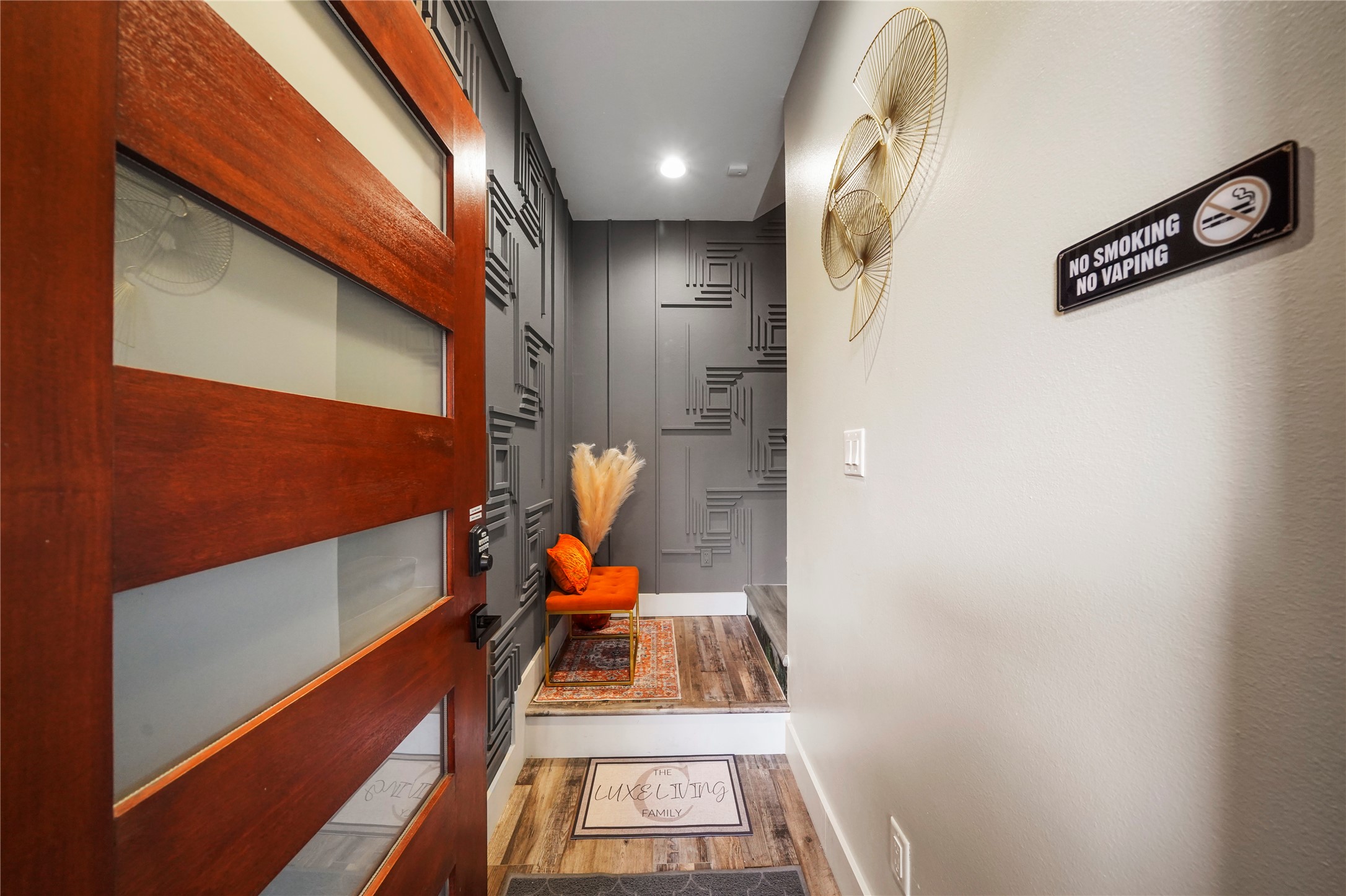 4703 Ward Street Houston, TX 77021 - Photo 3 of 27 Awwww. Breath taking
entry.