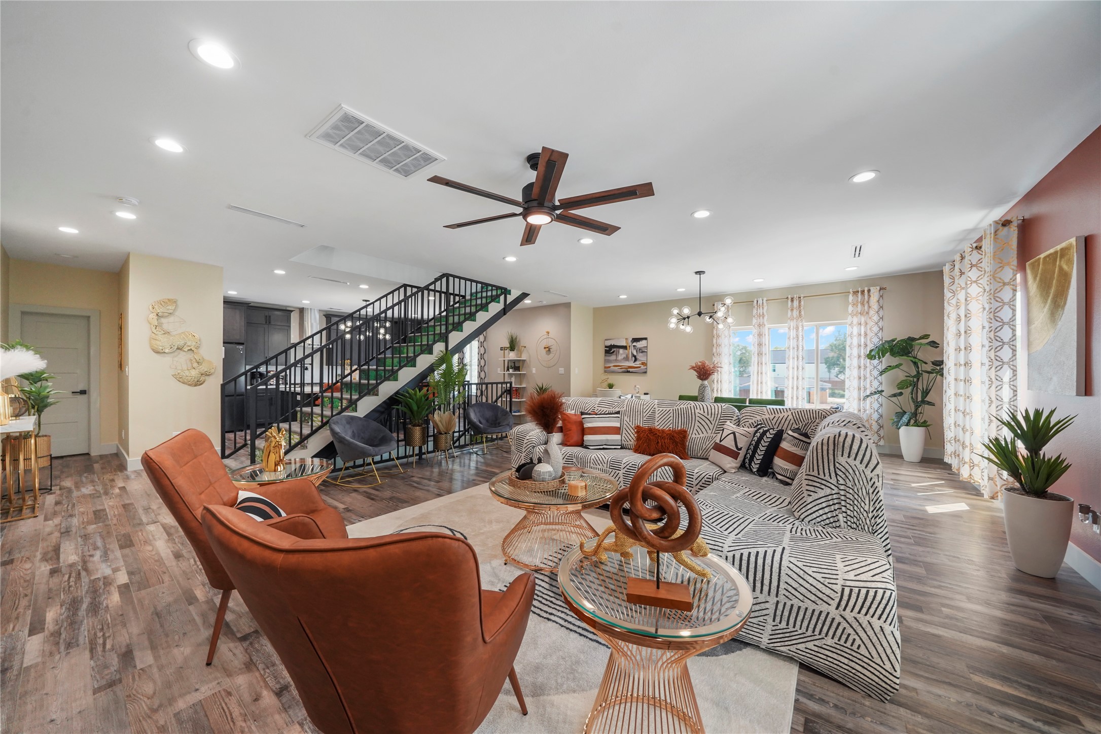 4703 Ward Street Houston, TX 77021 - Photo 5 of 27 Southern comfort. Impeccable views.