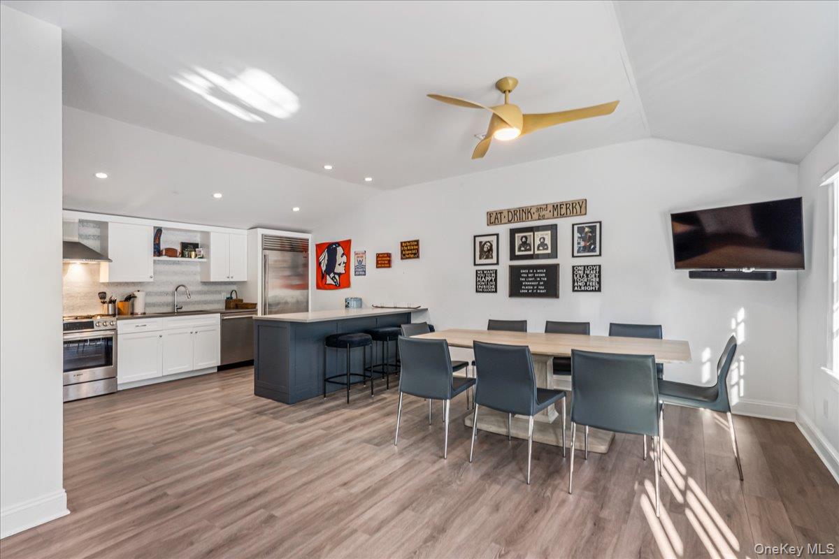 100 Elderfields Road Manhasset, NY 11030 - Photo 23 of 25