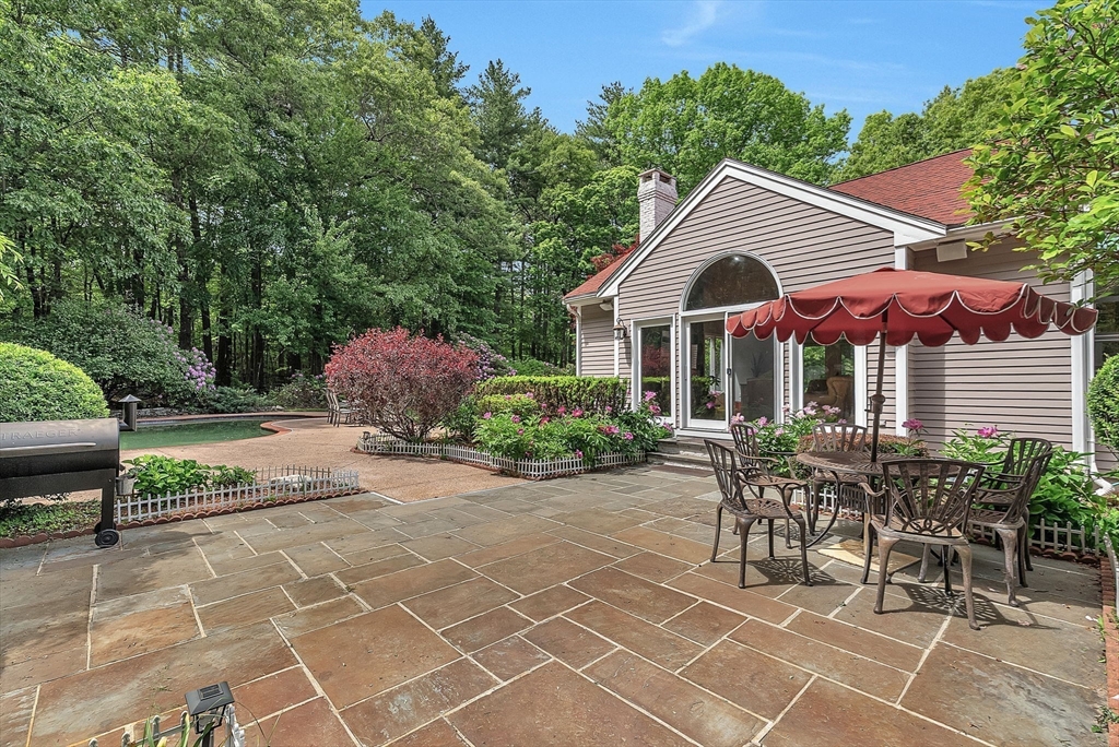 784 Strawberry Hill Road Concord, MA 01742 - Photo 6 of 41