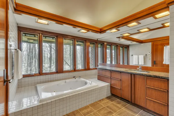 $10,500,000 | 5105 Turtle Pointe Drive, Ann Arbor, MI 48105