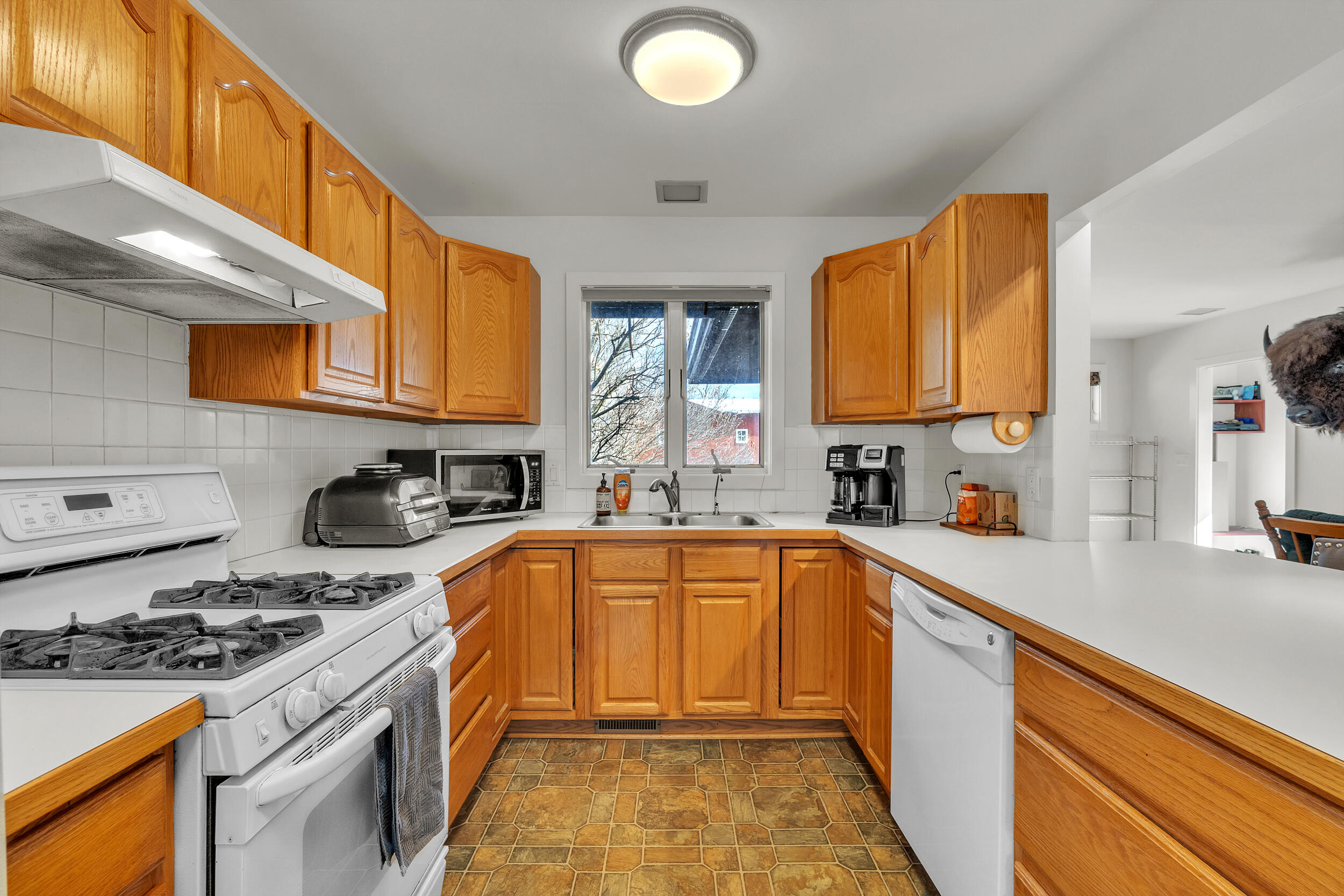 5105 Turtle Pointe Drive Ann Arbor, MI 48105 - Photo 64 of 79 turtle point interiors-005