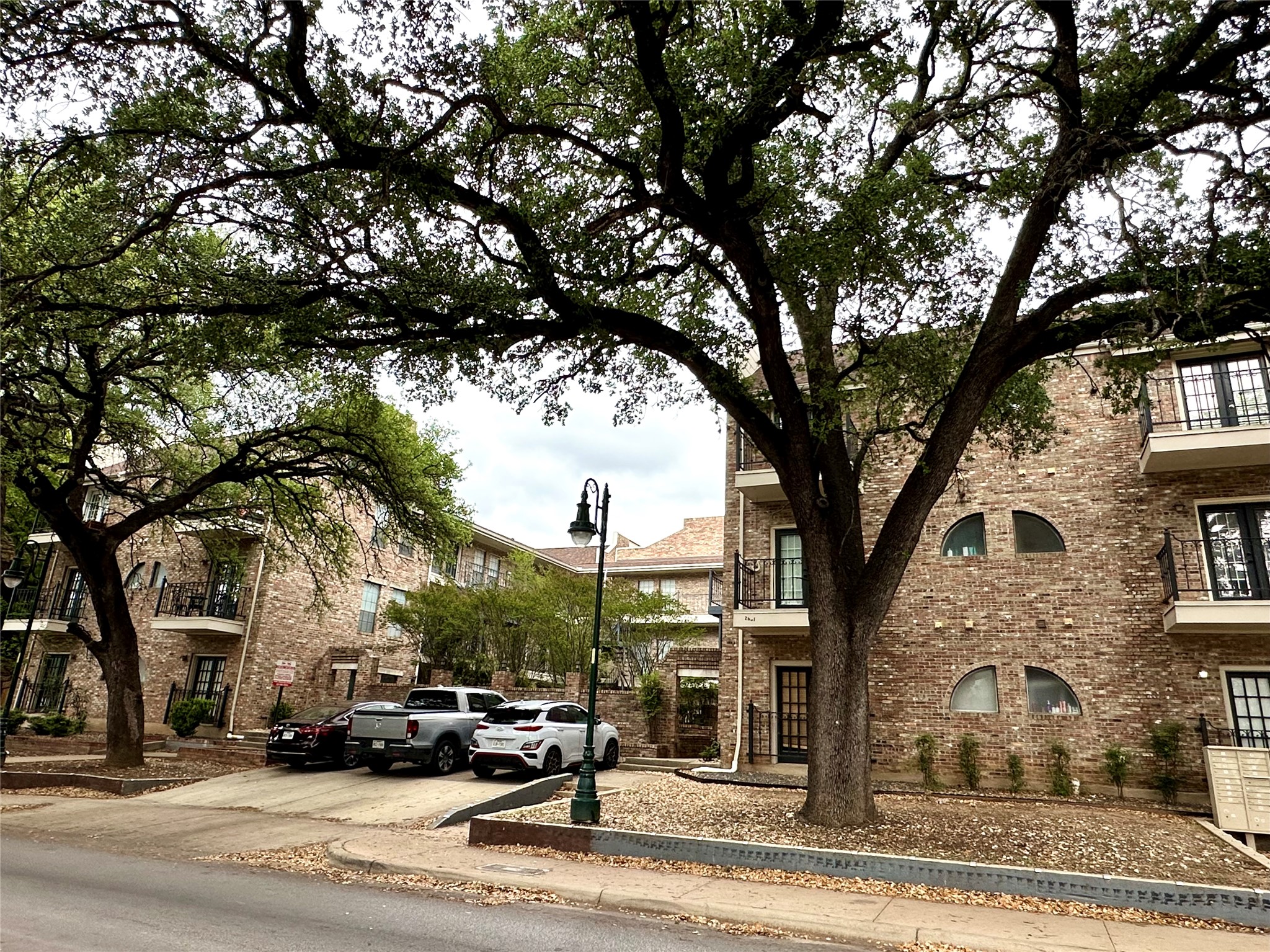 2801 Rio Grande Street, Unit 203 Austin, TX 78705 - Photo 13 of 25 Welcome to Parapet Condo at 2801 Rio Grande St.