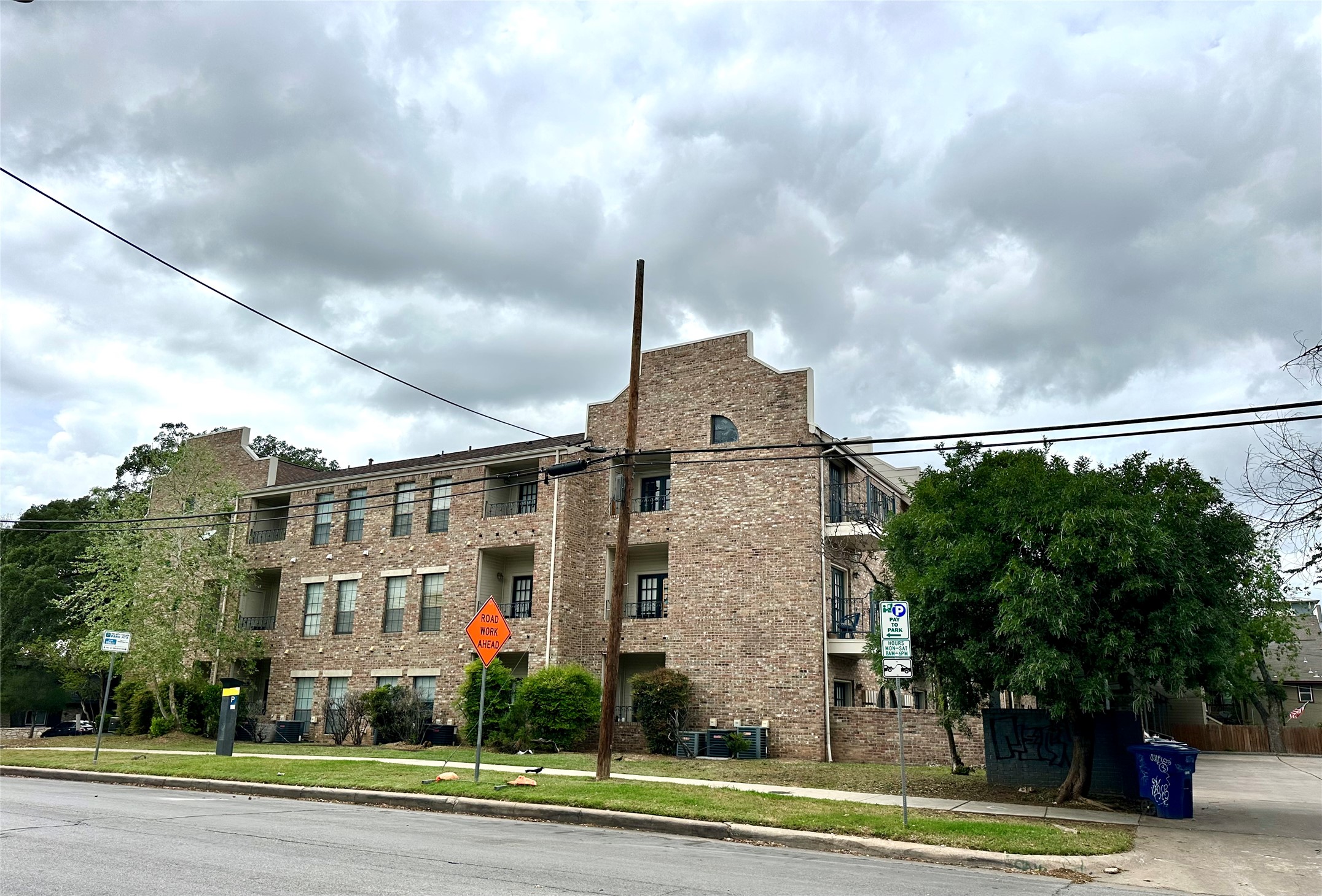 2801 Rio Grande Street, Unit 203 Austin, TX 78705 - Photo 23 of 25 Viewing from W 28th St.