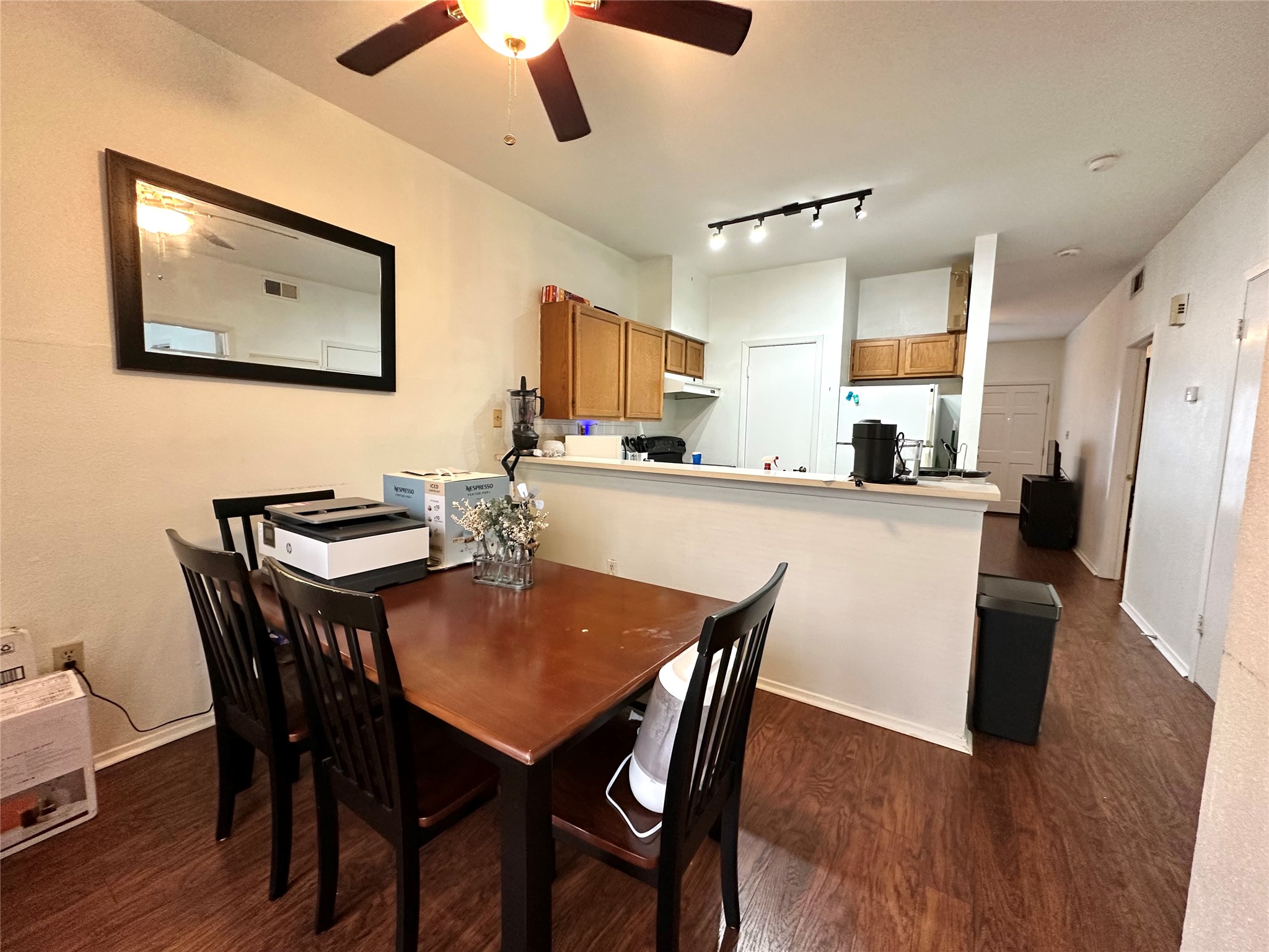 2801 Rio Grande Street, Unit 203 Austin, TX 78705 - Photo 4 of 25 Dining table, 4 chairs and bench can convey