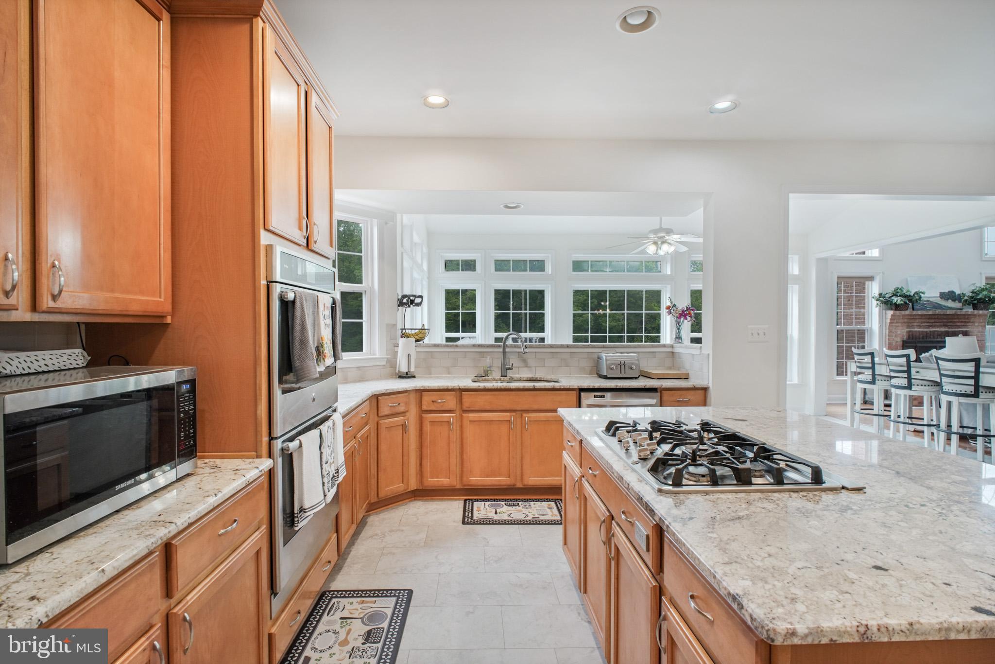12504 Single Oak Road Fredericksburg, VA 22407 - Photo 21 of 74 Wall ovens and Gas Range
