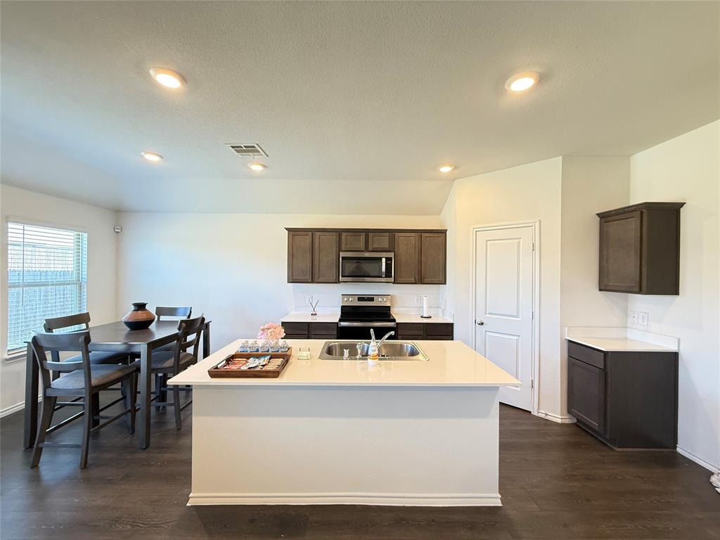 3014 Saddleback Way Forney, TX 75126 - Photo 3 of 15