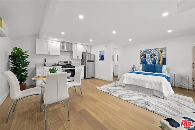 $5,500 | 5815 Saloma Avenue, Van Nuys, CA 91411