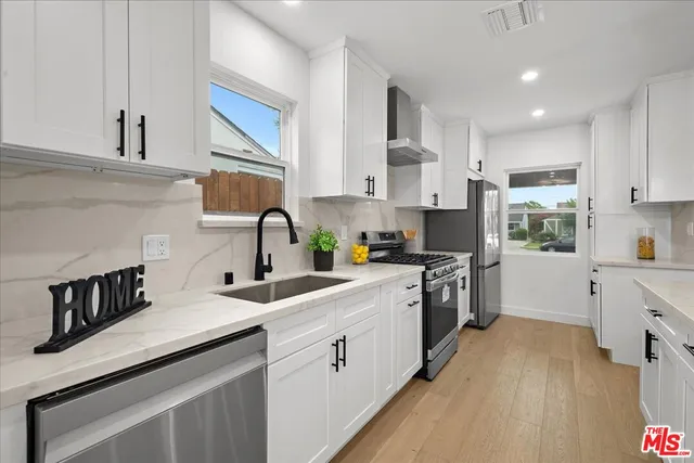 $5,500 | 5815 Saloma Avenue, Van Nuys, CA 91411