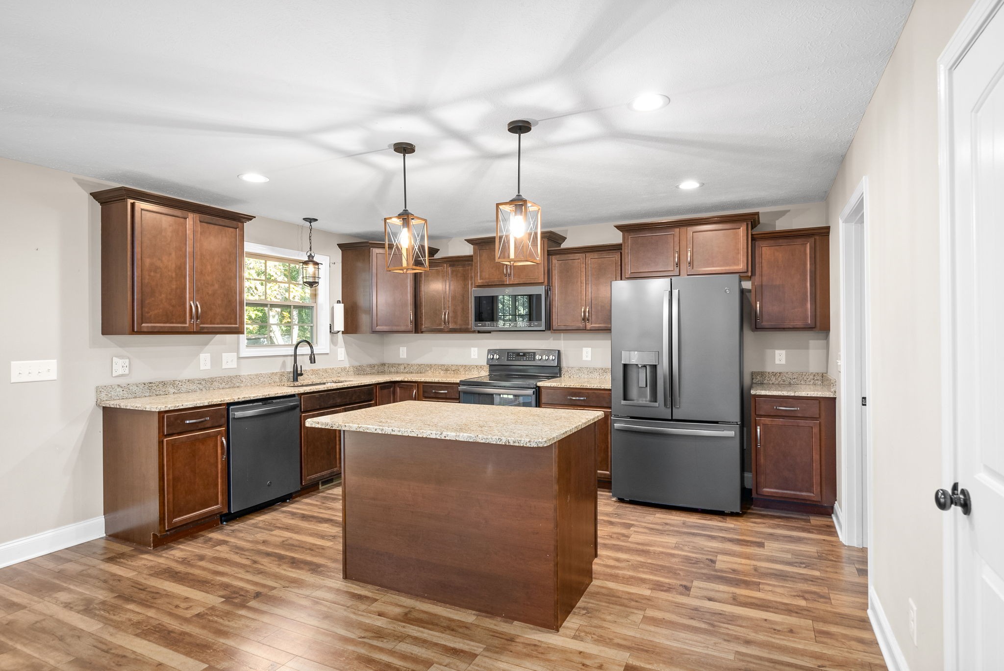 1701 Rains Road Clarksville, TN 37042 - Photo 9 of 35 Gallery Image 9
