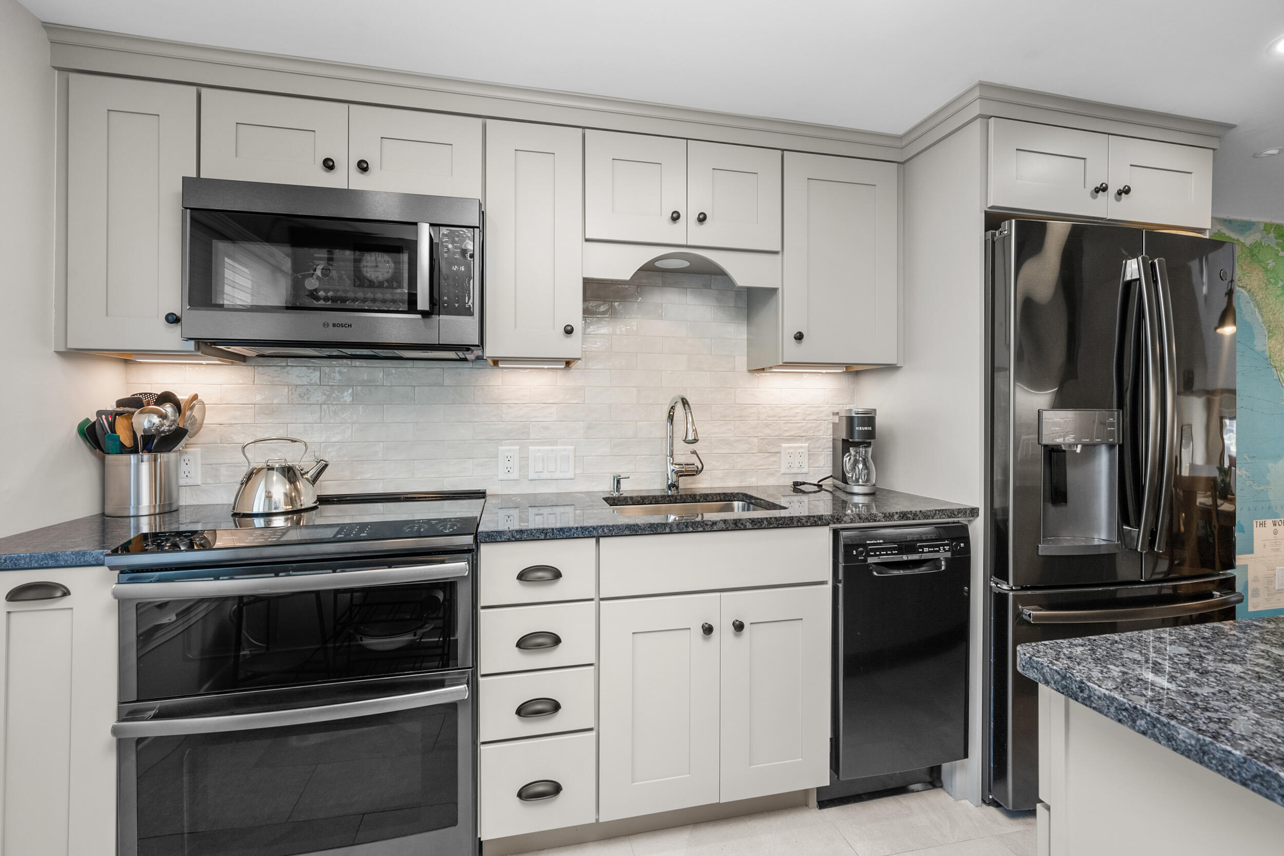 500 Ocean Street, Unit 8 Hyannis, MA 02601 - Photo 9 of 23 Kitchen