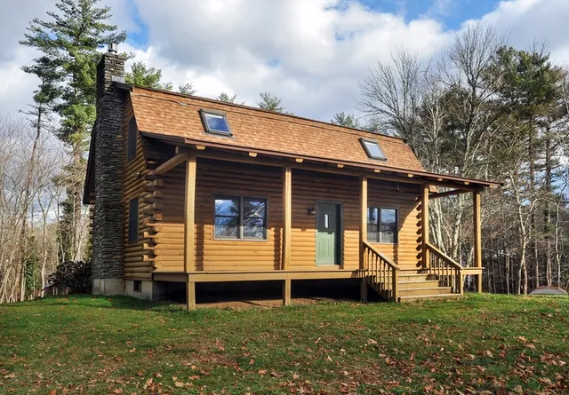 $699,999 | 134 Crescent Street, Hanson, MA 02341