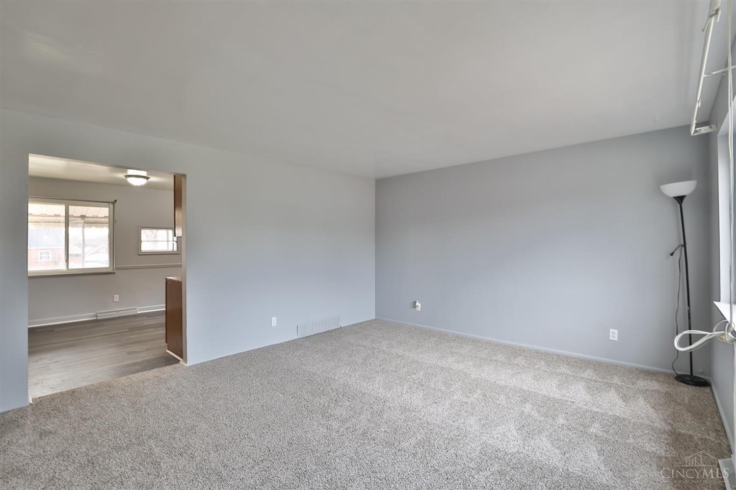 10669 Plainfield Road Sharonville, OH 45241 - Photo 5 of 29