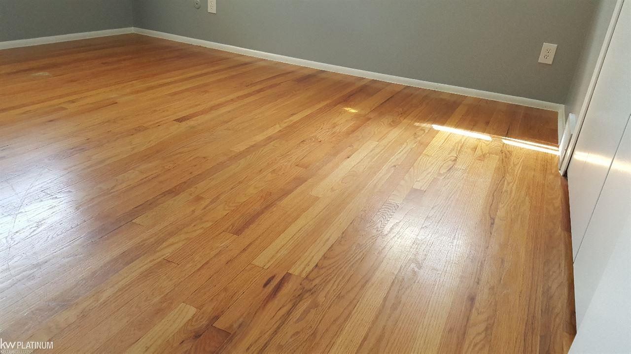 13657 Martin Warren, MI 48088 - Photo 28 of 38 31353992-27.JPG