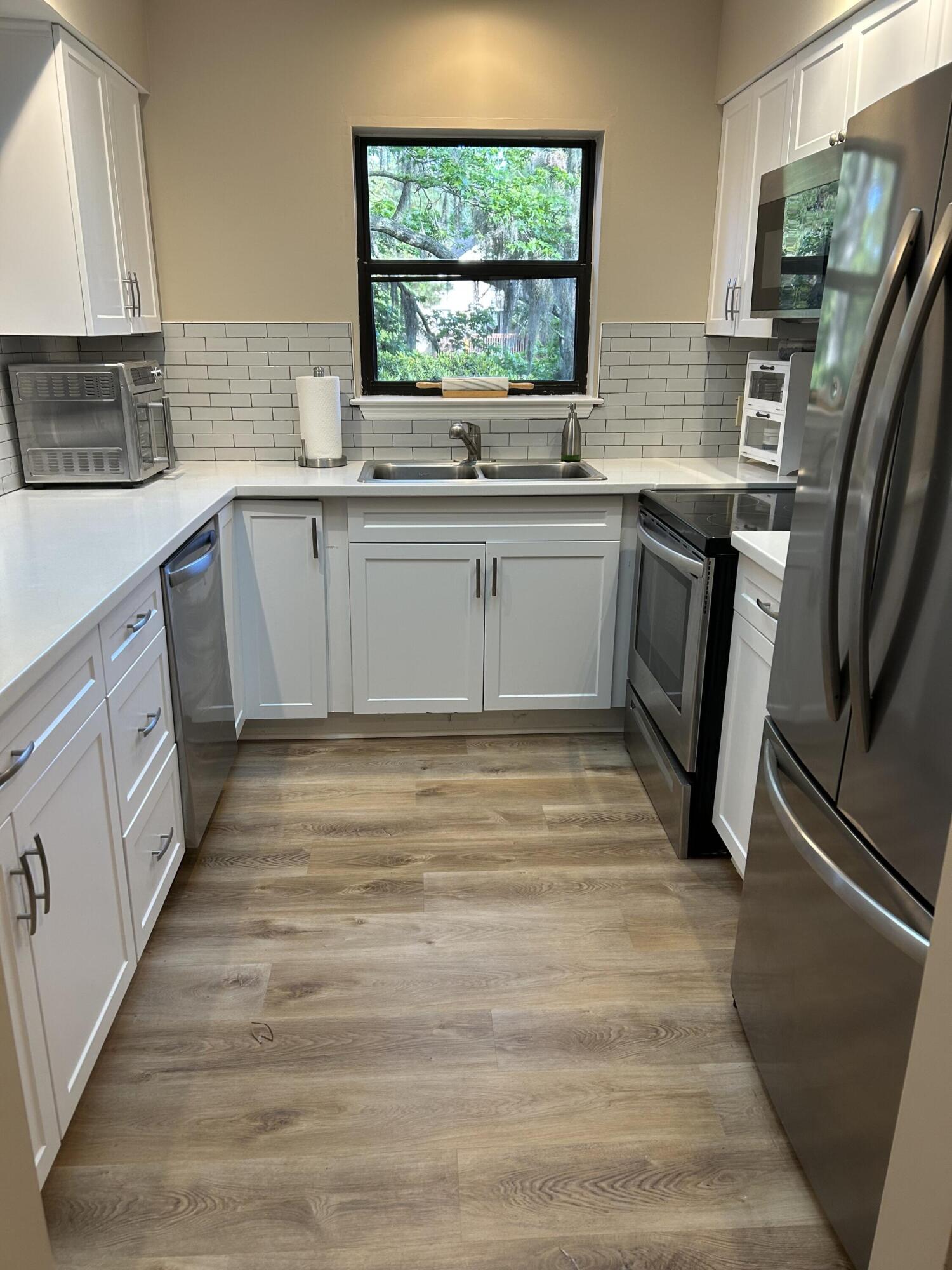 41 Wee Road Hilton Head Island, SC 29926 - Photo 5 of 11 05_beyc69dd95172af2c