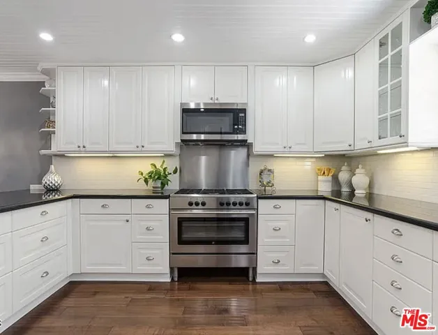 $6,750 | 17213 Palisades Circle, Pacific Palisades, CA 90272