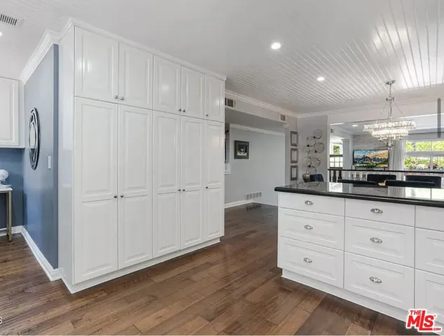 $6,750 | 17213 Palisades Circle, Pacific Palisades, CA 90272