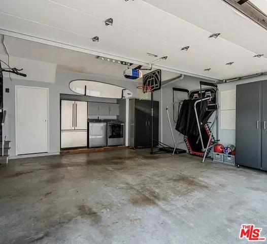 $6,750 | 17213 Palisades Circle, Pacific Palisades, CA 90272