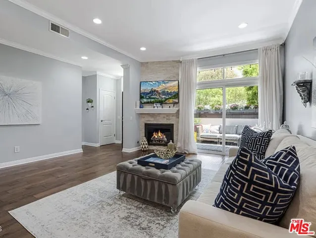 $6,750 | 17213 Palisades Circle, Pacific Palisades, CA 90272