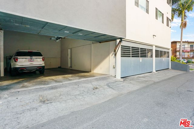 a view of a garage