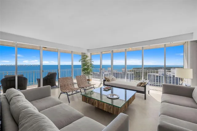 $3,600,000 | 881 Ocean Drive, Unit 20A, Key Biscayne, FL 33149