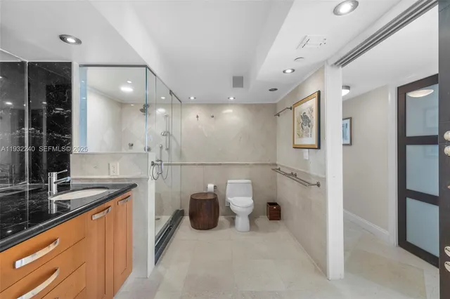 $3,600,000 | 881 Ocean Drive, Unit 20A, Key Biscayne, FL 33149