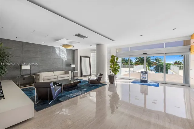 $3,600,000 | 881 Ocean Drive, Unit 20A, Key Biscayne, FL 33149