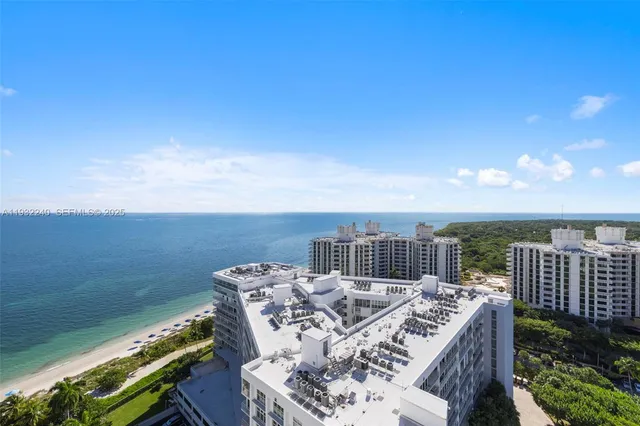 $3,600,000 | 881 Ocean Drive, Unit 20A, Key Biscayne, FL 33149