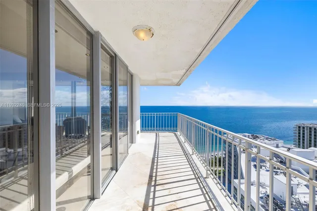 $3,600,000 | 881 Ocean Drive, Unit 20A, Key Biscayne, FL 33149