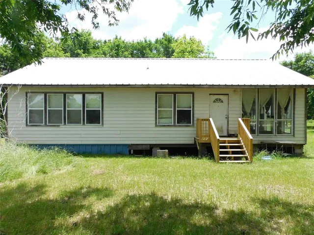 $99,500 | 504 Northeast 7th Street, Hubbard, TX 76648