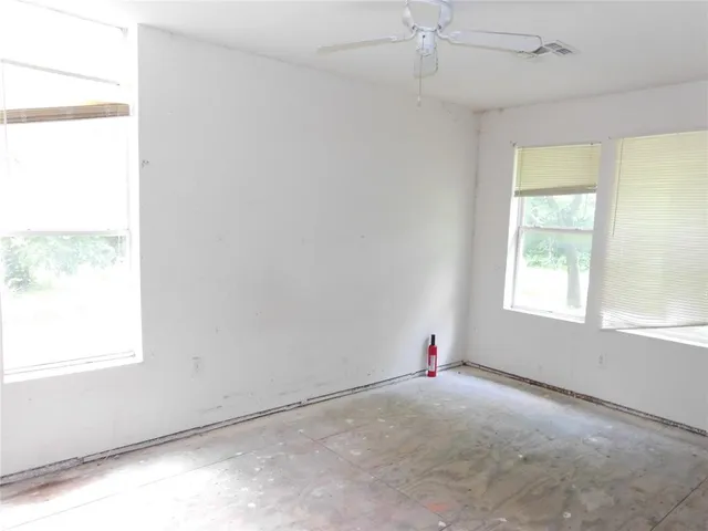 $99,500 | 504 Northeast 7th Street, Hubbard, TX 76648