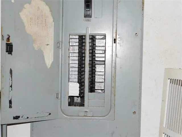 $99,500 | 504 Northeast 7th Street, Hubbard, TX 76648