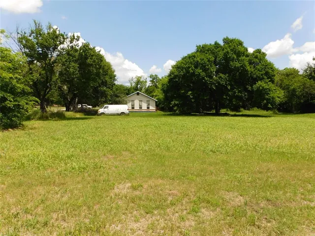 $99,500 | 504 Northeast 7th Street, Hubbard, TX 76648