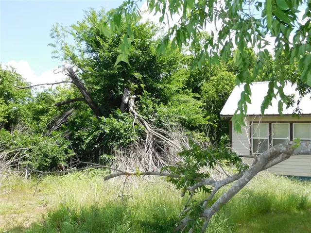 $99,500 | 504 Northeast 7th Street, Hubbard, TX 76648