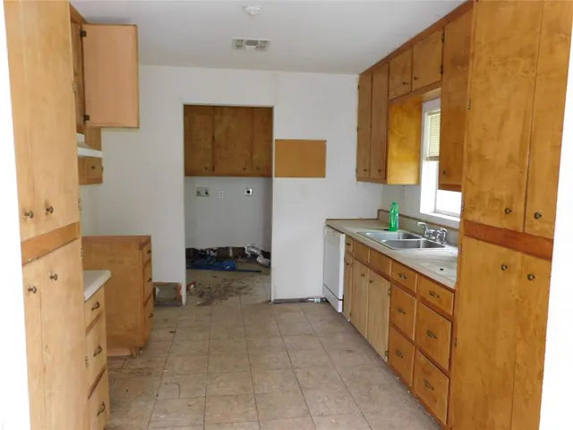 $99,500 | 504 Northeast 7th Street, Hubbard, TX 76648