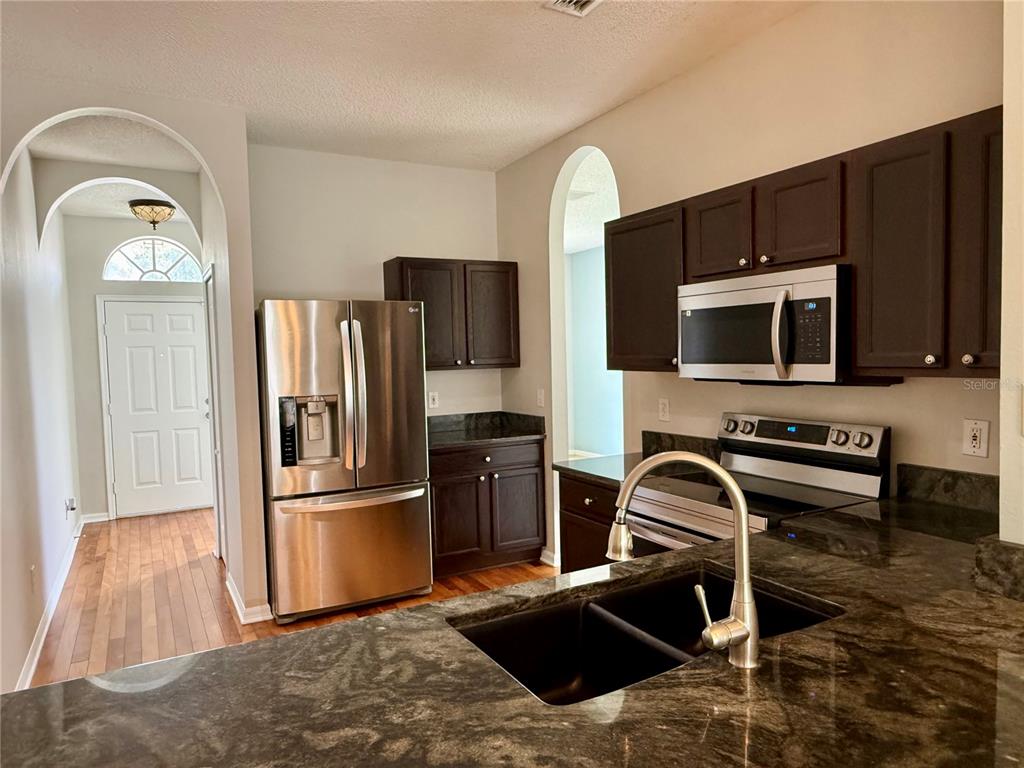 12521 Sparkleberry Road Tampa, FL 33626 - Photo 10 of 41