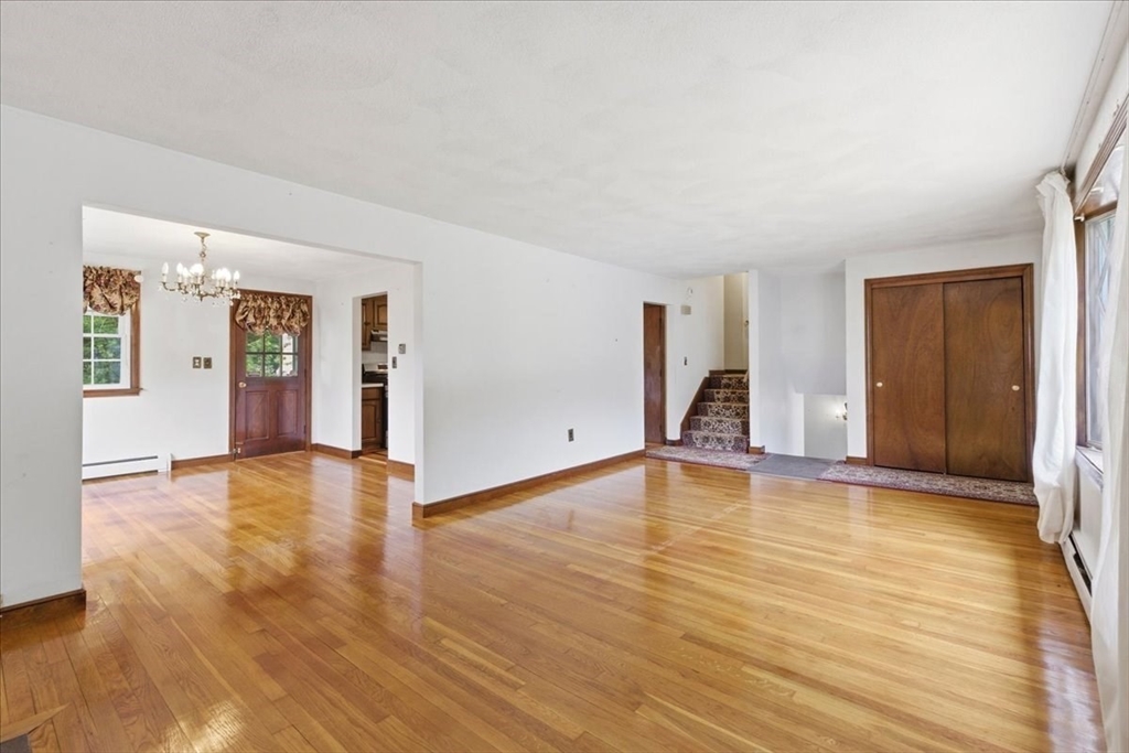 5 Spring Valley Road Medfield, MA 02052 - Photo 6 of 42 Gallery Image 6