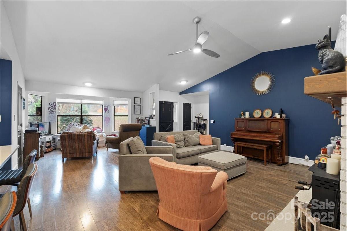 11501 Abernathy Road Charlotte, NC 28216 - Photo 12 of 41