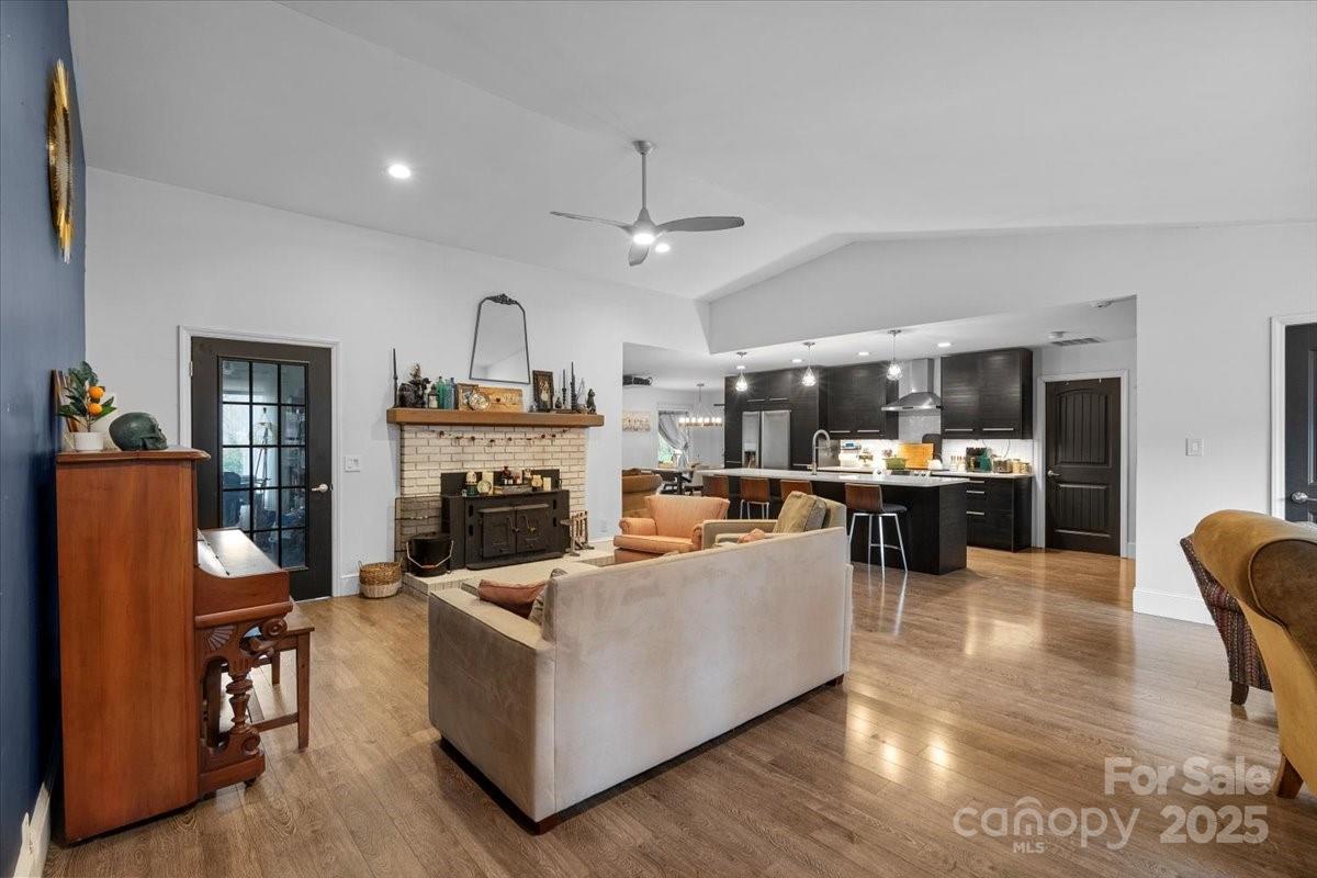 11501 Abernathy Road Charlotte, NC 28216 - Photo 13 of 41