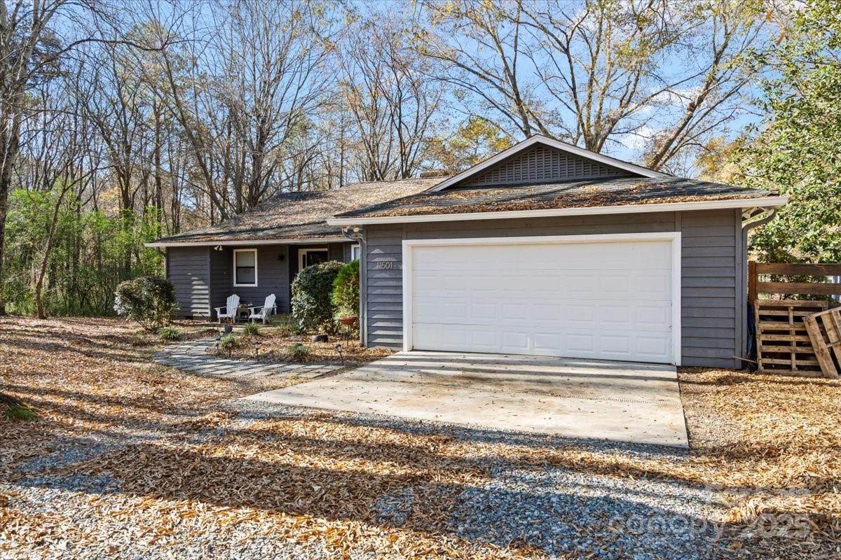 11501 Abernathy Road Charlotte, NC 28216 - Photo 2 of 41