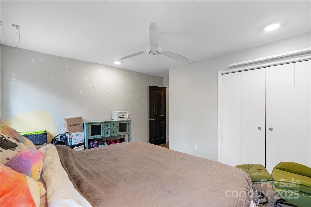 11501 Abernathy Road Charlotte, NC 28216 - Photo 25 of 41