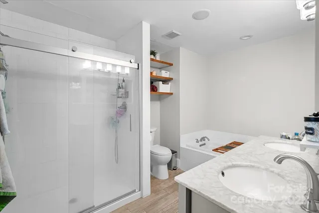 $565,000 | 11501 Abernathy Road, Charlotte, NC 28216