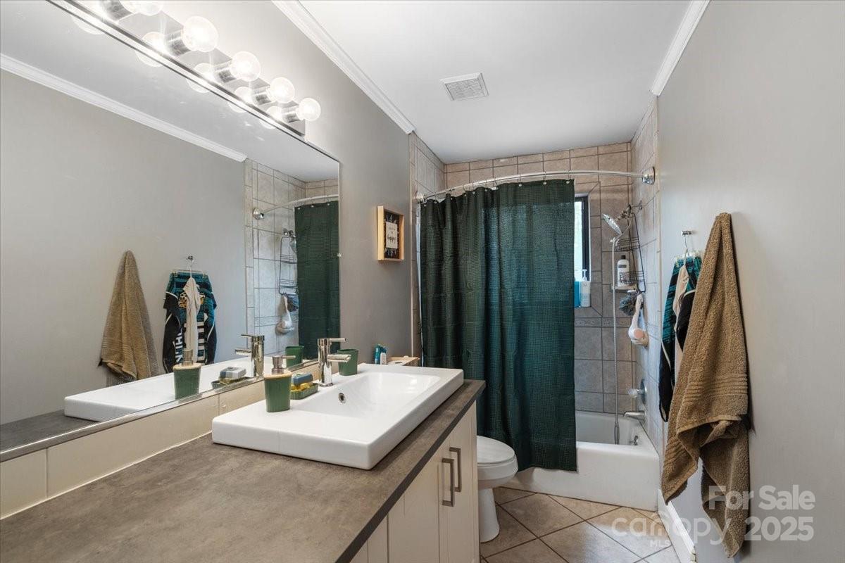 11501 Abernathy Road Charlotte, NC 28216 - Photo 29 of 41