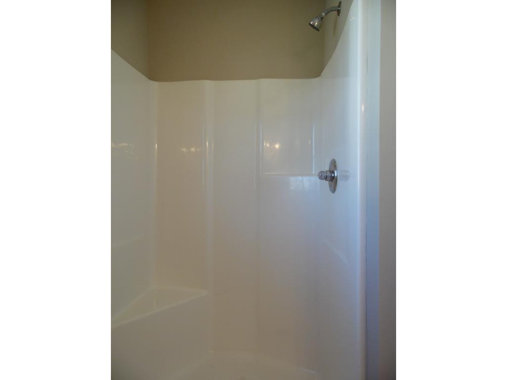 2216 Sherwood Road Kingsport, TN 37664 - Photo 18 of 33 Master Shower
